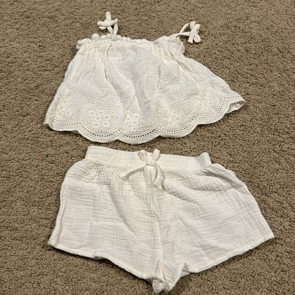 3 matching sets. Never got a chance to wear these 😕 - Picture 4 of 4